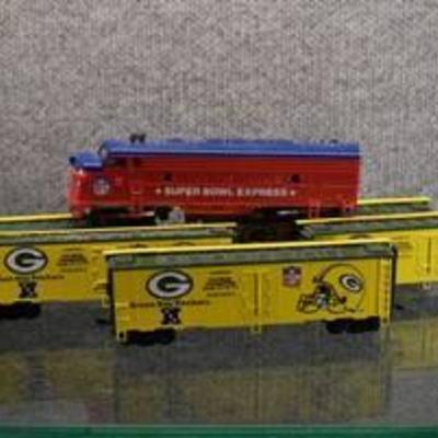 Mantua NFL Super Bowl Express Train Set  6 Pieces  Unknown Working Condition -WILL SHIP