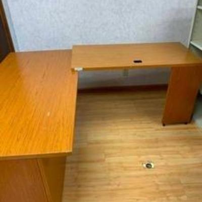 L shaped wood veneer office desk