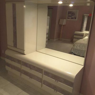 Mirrored Dresser that goes with complete queen bedroom set