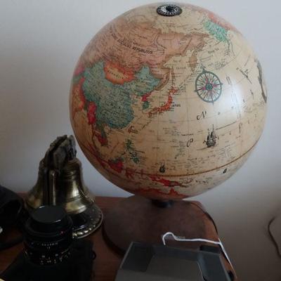 Lighted world globe 