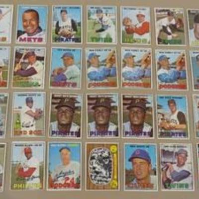 1967 Topps Baseball Cards Lot of 28