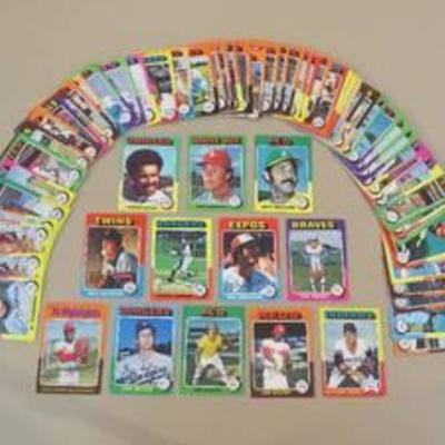 1975 Topps Baseball Cards Lot of 68