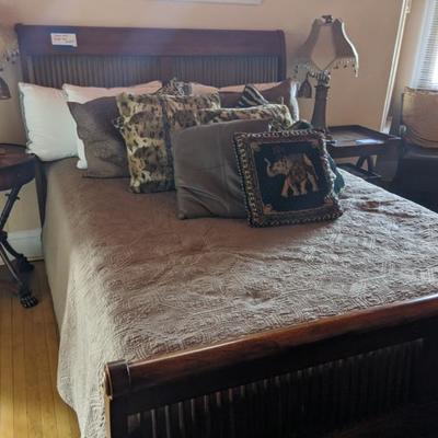 Queen sized medium wood sleigh bed
$450