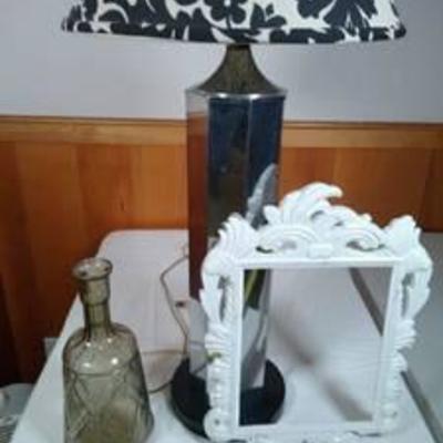 Lamp and decor lot