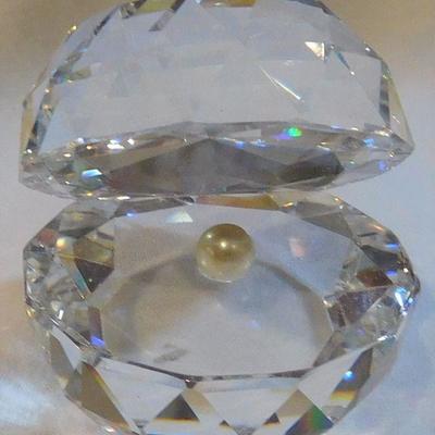 Pearl in Crystal Box