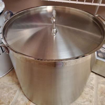 All clad pot