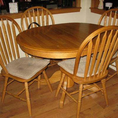 Qak table and 4 chairs with 1 leaf   BUY IT NOW $ 185.00