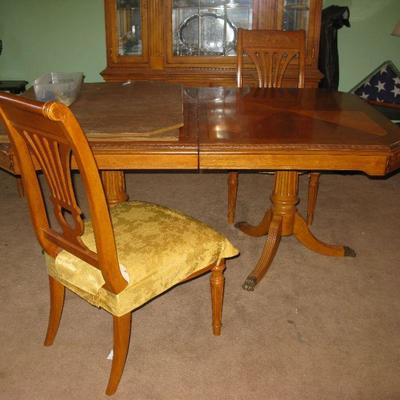 Table, 6 chairs and 2 leaves    BUY IT NOW $ 295.00