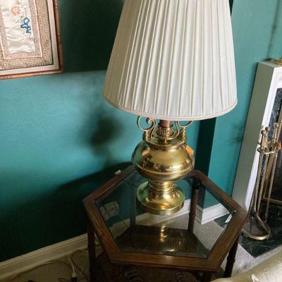 Big honkin brass lamp.
