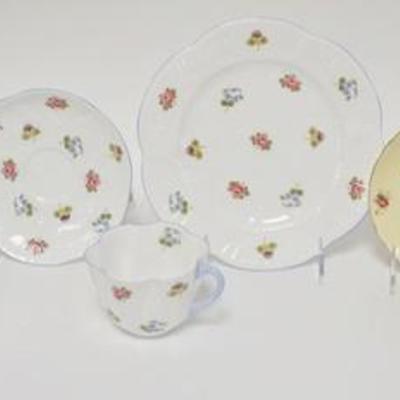 1094	GROUP OF SHELLEY CUPS & SAUCERS & PLATES
