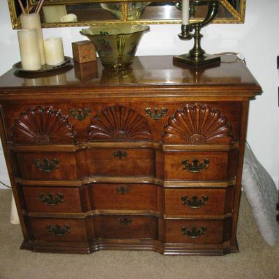 CHEST OF DRAWERS   BUY IT NOW $ 155.00