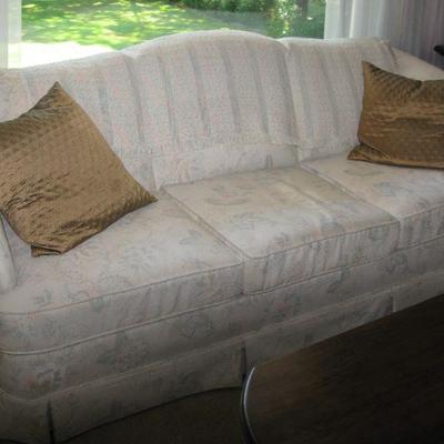 FLEX STEEL COUCH   BUY IT NOW $ 155.00
MATCHING LOVE SEAT   BUY IT NOW $ 110.00