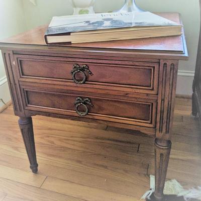 Vintage Henedron end table with drawers