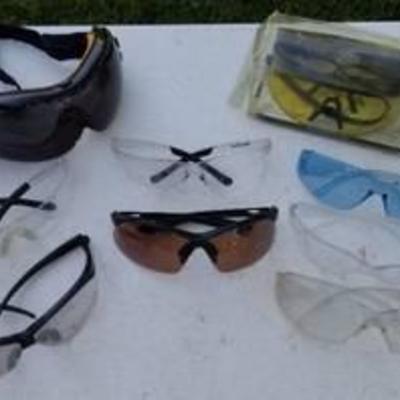 9 pair of safety goggles