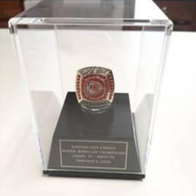 KC Chiefs Replica Super Bowl LIV Championship Ring in Case