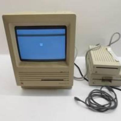 Vintage Apple Macintosh SE Model M5011 With Apple 3.5 Drive and Apple 5.25 Drive Items Power On