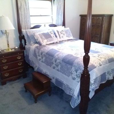 queen bedroom set $650.00