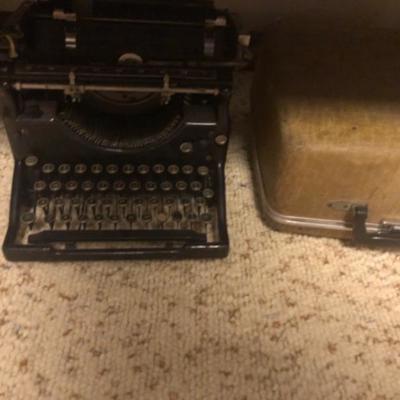 Collection of typewriter 