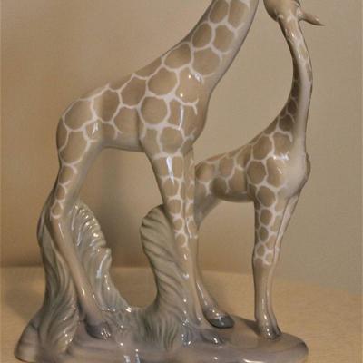 Nao Porcelain Giraffe by Valencia made in Spain
