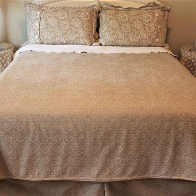 Custom Made Queen Comforter, Bed skirt and Pillows