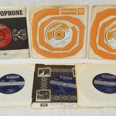 1204	LOT OF SIX BRITISH IMORT THE MOVE 45S, FOUR HAVE ORIGINAL SLEEVES TWO DO NOT 
