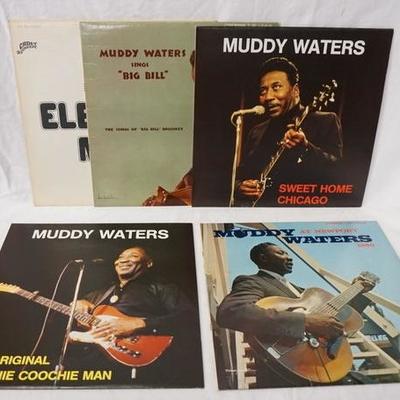 1135	LOT OF FIVE MUDDY WATERS ALBUMS; ELECTRC MUD (GATEFOLD & COMES W/ BOOKLET) MUDDY WATERS SINGS *BIG BILL*  SWEET HOME CHICAGO, MUDDY...