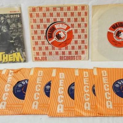 1186	LOT OF INE THEM 45S ALL IN ORIGINAL SLEEVE ONE HAS PICTURE SLEEVE 
