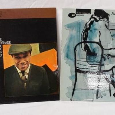 1062	LOT OF TWO THE HORACE SILVER QUINTET ALBUMS ON BLUE NOTE RECORD LABEL, SILVER'S SERENADE & BLOWIN' THE BLUES AWAY

