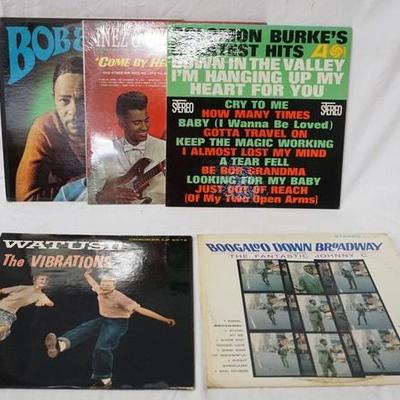 1100	LOT OF FIVE R & B ALBUMS; BOB & EARL, INEZ & CHARLIE FOXX COME BY HERE, SOLOMON BURKES GREATEST HITS, THE VIBRATIONS WATUSHI! & THE...