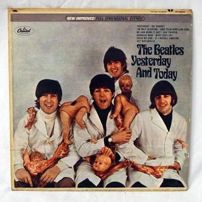 1083	THE BEATLES YESTERDAY AND TODAY W/ ORIGINAL *BUTCHER* COVER, STEREO CAPITOL RECORDS ST 2553 
