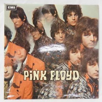 1043	PINK FLOYD THE PIPER AT THE GATES OF DAWN STEREO ALBUM MADE IN ENGLAND EMI COLUMBIA RECORDS SCX 6157
