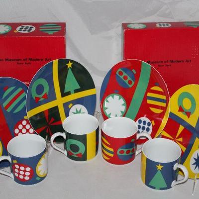 Gene Meyer â€œHolidayâ€ the Museum Of Modern Art 4 Mugs and Dessert Plates (2 sets)