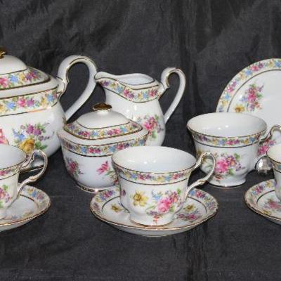 Porcelain Floral Tea Set (13 pieces)