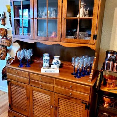 Ethan Allen hutch