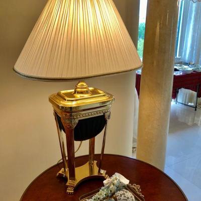 Brass base footed table lamp with solid deck. H32
