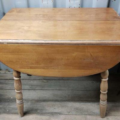 7512	

Drop Leaf Table
Measures Approx 34