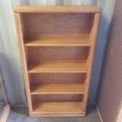 4610	

Wooden Bookshelf
Measures Approx: 44