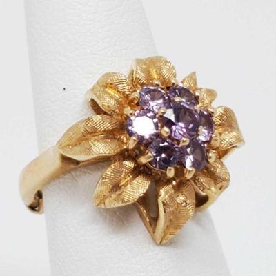 548	
14k Gold Flower Ring, 6.2g
Weighs Approx 6.2g Size 4.5