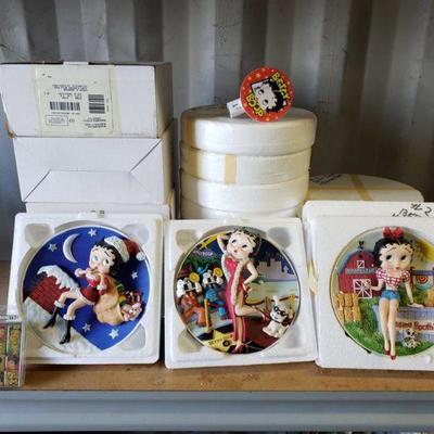 4082	

Betty Boop Collector Plate collection And More
Betty Boop Collector Plate collection And More, Approximately 18 peices
