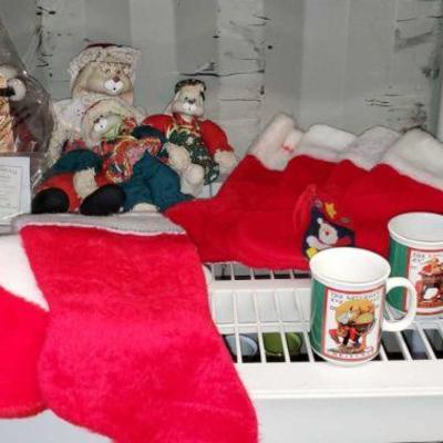 4096	

Christmas Decorations
Includes Stockings, Christmas Mugs, Candles, and More !