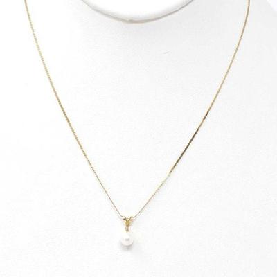 526	

14k Gold Chain With Diamond Pendant, 1.5g
Weighs Approx 1.5g
#12