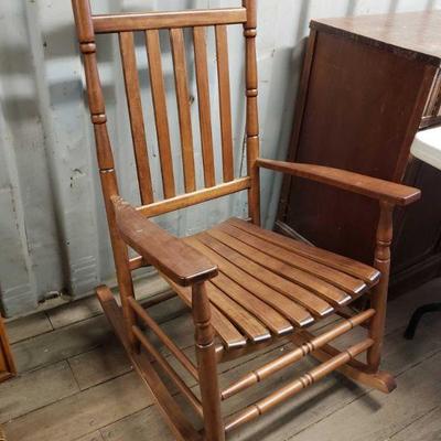 7516	

Wooden Rocking Chair
Measures Approx 29