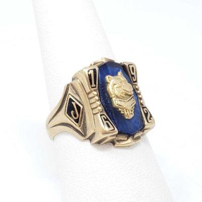 622	

10k Gold Class Ring, 9.3g
Weighs Approx 9.3g Size 8.5
