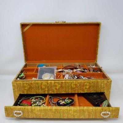 783	

Lady Buxton Jewelry Box With Costume Jewelry
Lady Buxton Jewelry Box With Costume Jewelry