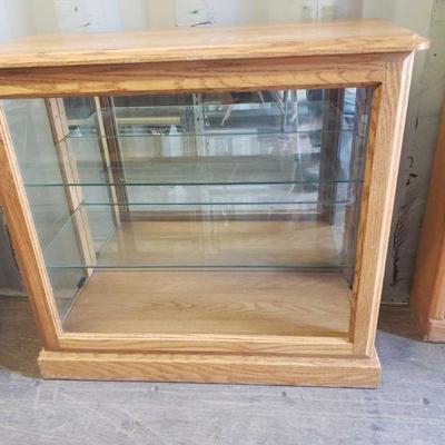 4608	

Wooden Display Cabinet
Measures Approx: 29
