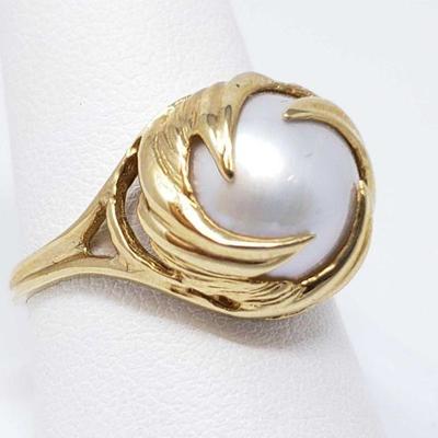 602	

10k Gold Ring, 5.2g
Weighs Approx 5.2g Size 9.
