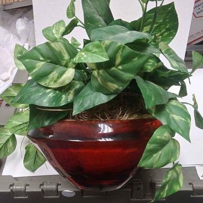 https://www.ebay.com/itm/124291246928	WL3081 VINTAGE RED GLASS BOWL WITH ARTIFICIAL PLANT ARRANGEMENT. BOWL 8 X 3 3/4 INCHES WL3 BOX 20...