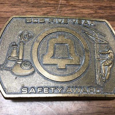 https://www.ebay.com/itm/124302613343	LX2095: ATT / South Central Bell Safety Award 5 Years Belt Buckle 	Auction Start after 08/19/2020 6...