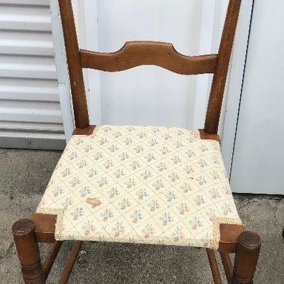 https://www.ebay.com/itm/114350234471	LAN9711: Cloth Seat Wood Chair Local Pickup	BIN	$30