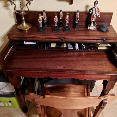 Mahogany Spinet Desk